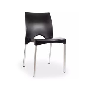 Silla plástica Gardenlife Boston Negra Base Caño